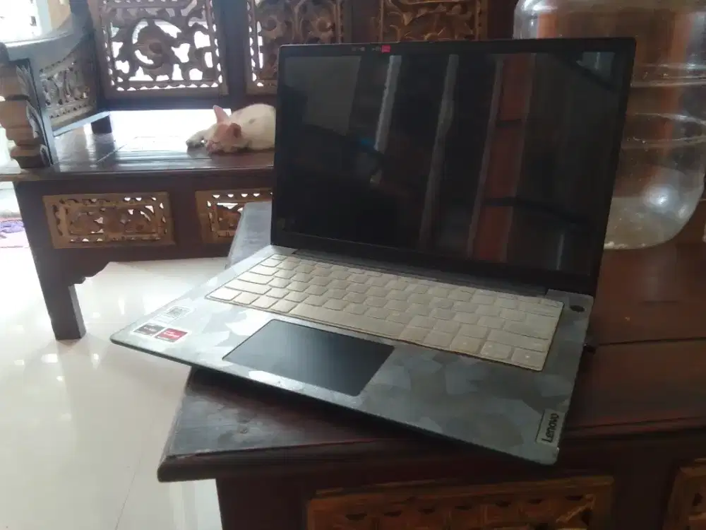 Jual laptop Lenovo v15 amd ryzen 7520u Ram 16gb SSD 512