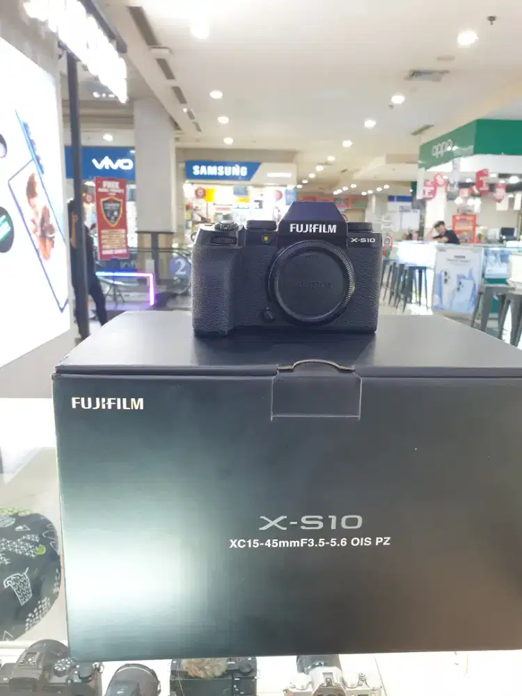 FUJI FILM XS10 LIKE NEW KIT 15-45