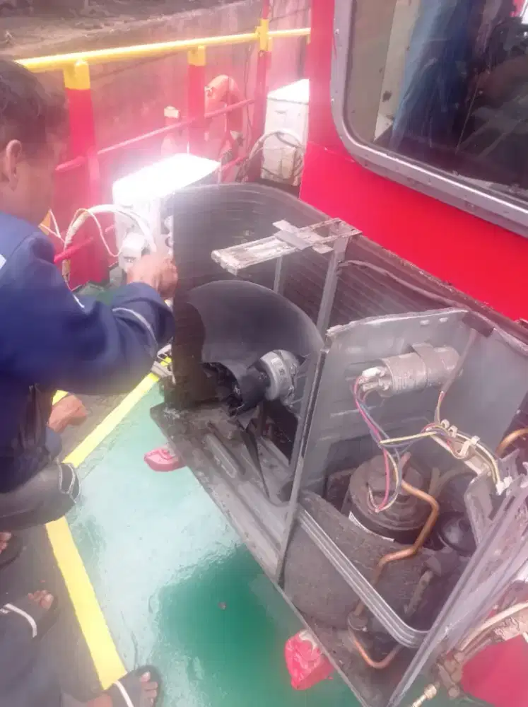 Service AC, kulkas, Mesin cuci, servis panggilan Bergaransi