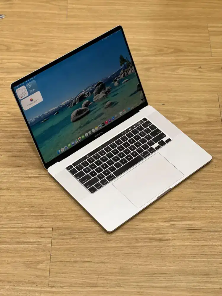 MacBook Pro 2019 , 16 inch , 16/512