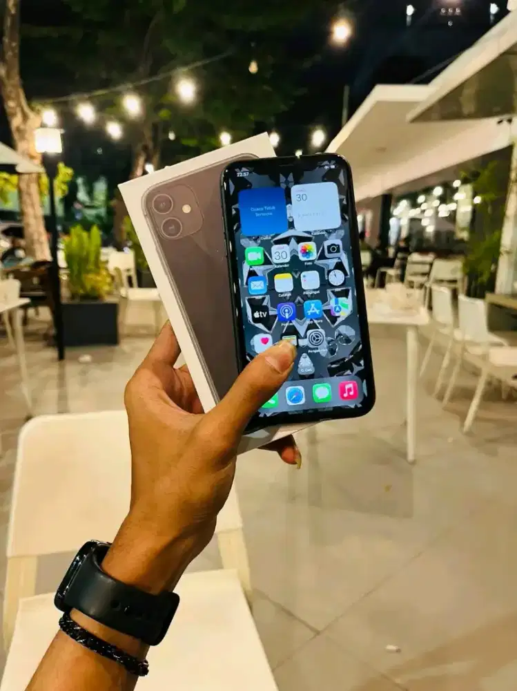 iPhone 11 (256) GB All Operator!! Black!!