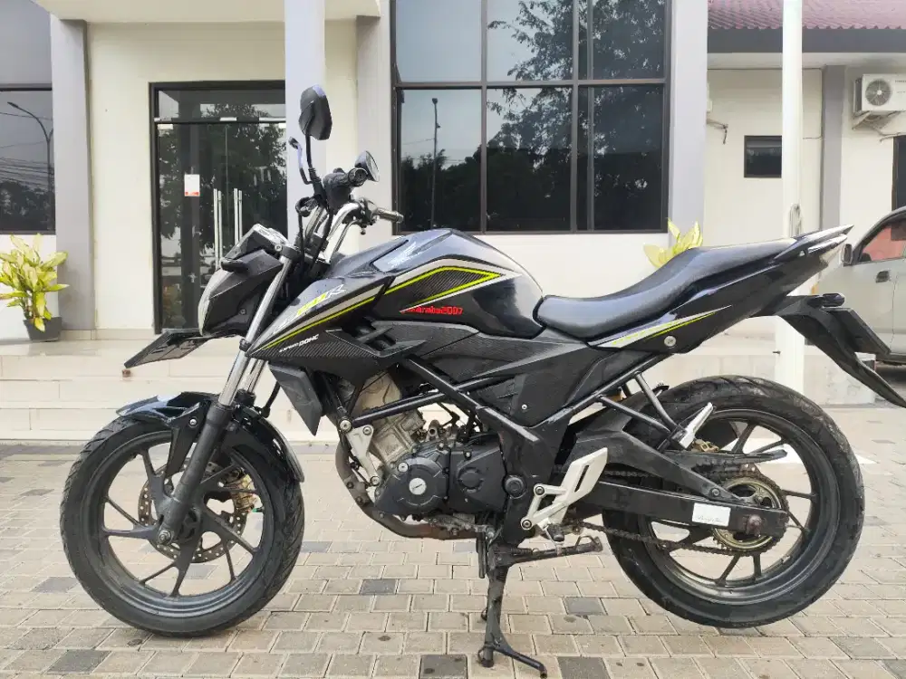 (BU) Jual Motor Honda CB150R