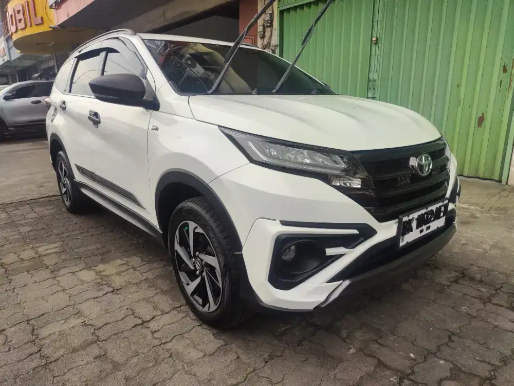 Rush GR 2023 manual matic TRD 2022