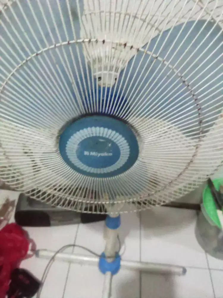 Dijual kipas angin berdiri 16 inchi merk Miyako mls ors normal kenceng