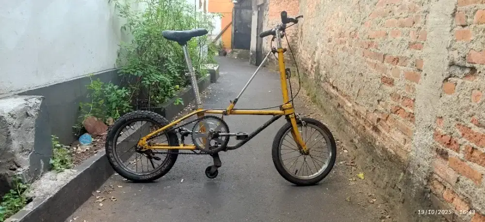 Sepeda lipat dahon klasik california