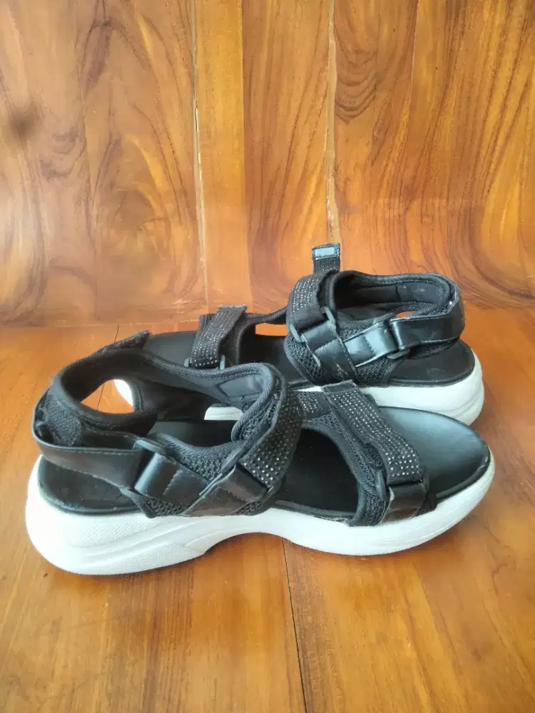 Sandal wanita no 37