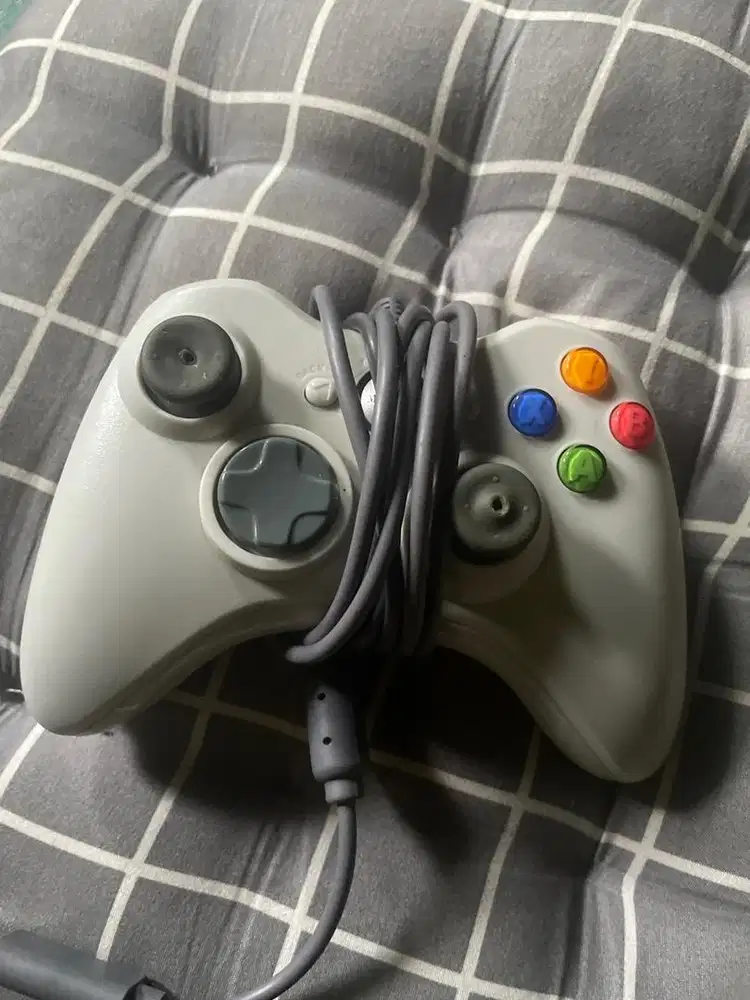 Game controller PC bekas