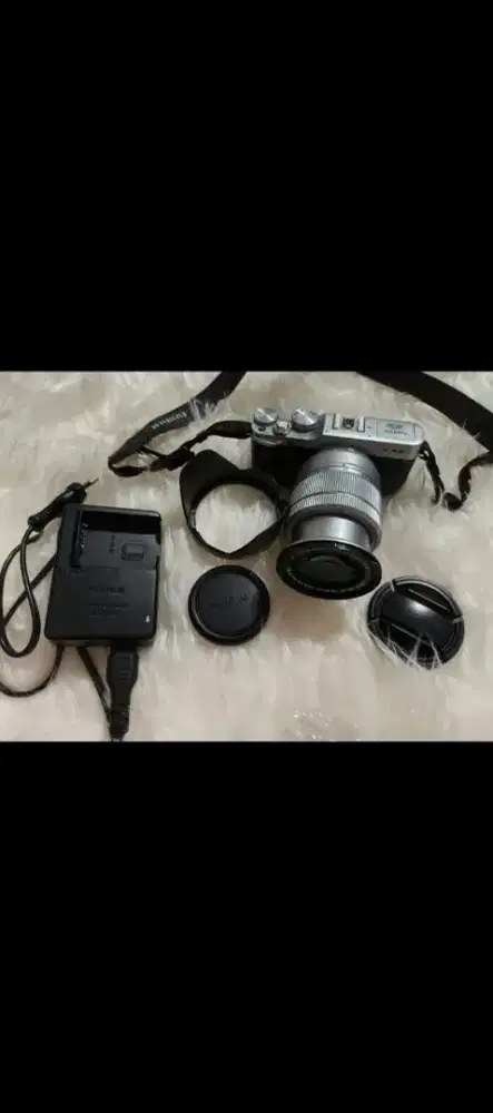 Kamera Mirorrless Fujifilm XA-2 Lensa Kit 16-50 mm (KHUSUS SURABAYA)