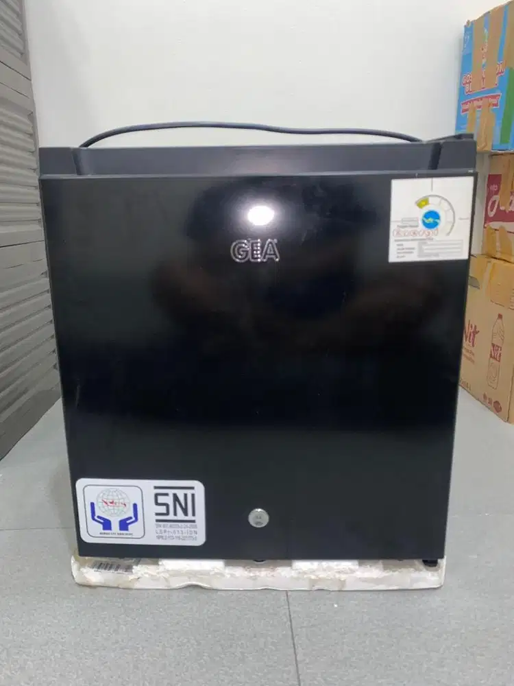 Kulkas Mini Freezer GEA Low Watt Bekas