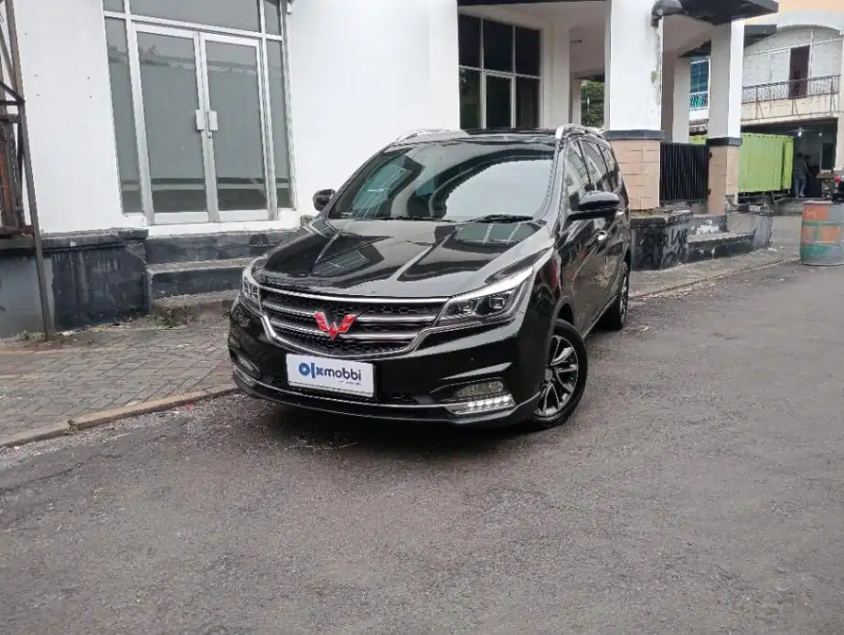 Like New - WULING CORTEZ 1.8 L LUX AMT BENSIN A/T 2018 HITAM