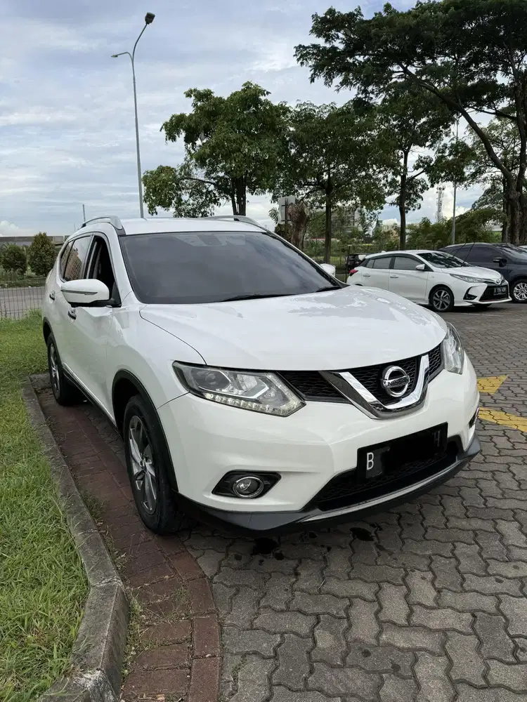 Nissan Xtrail T32 Tahun 2015 Putih Matic CVT