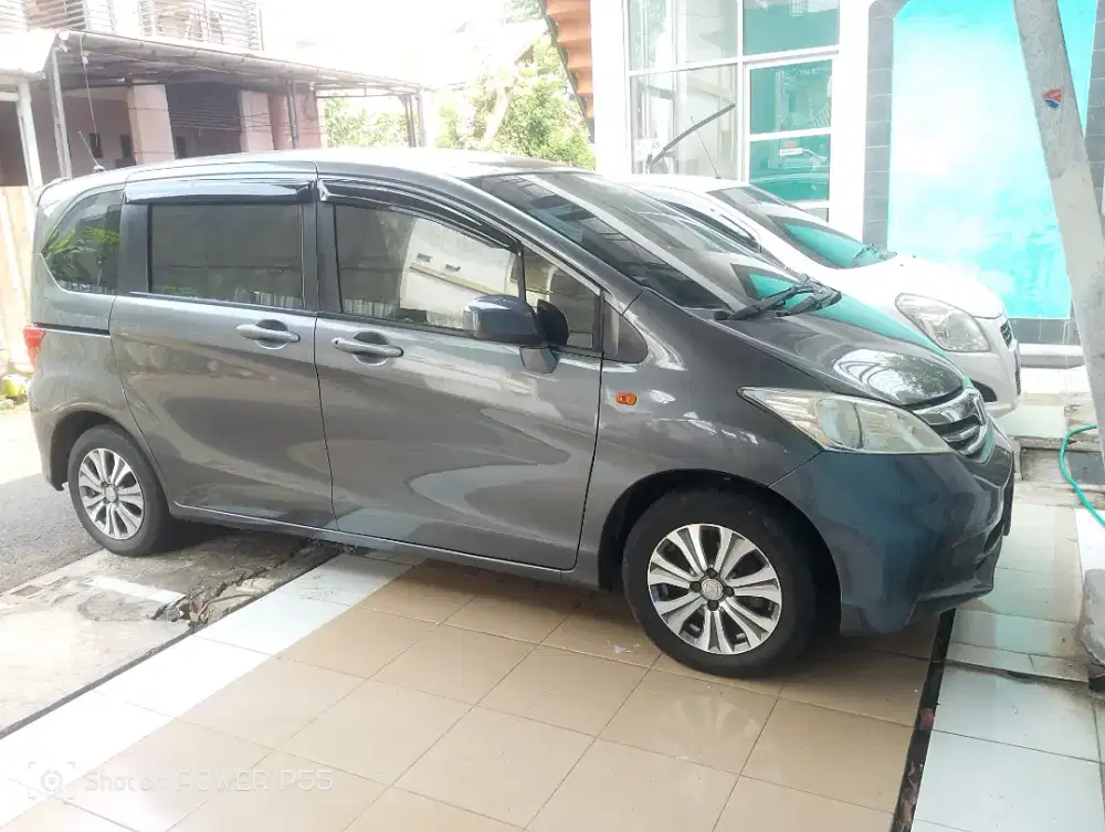 sewa mobil kontrak panjang (bulanan)