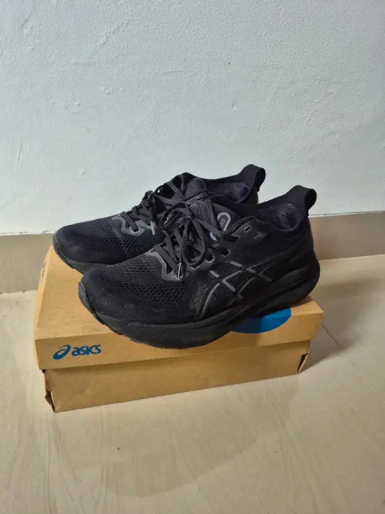 Asics Gel Kayano 31 - Size 40.5 / 25.5cm sepatu lari running