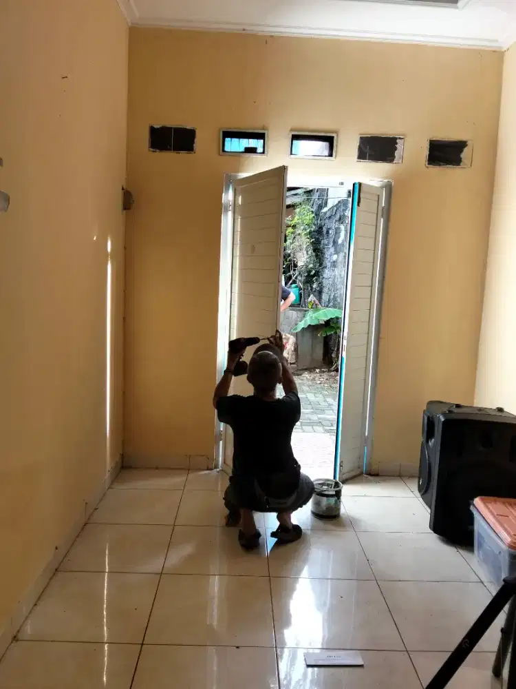 Rumah disewakan 2 kamar masuk mobil di jakarta selatan TB simatupang