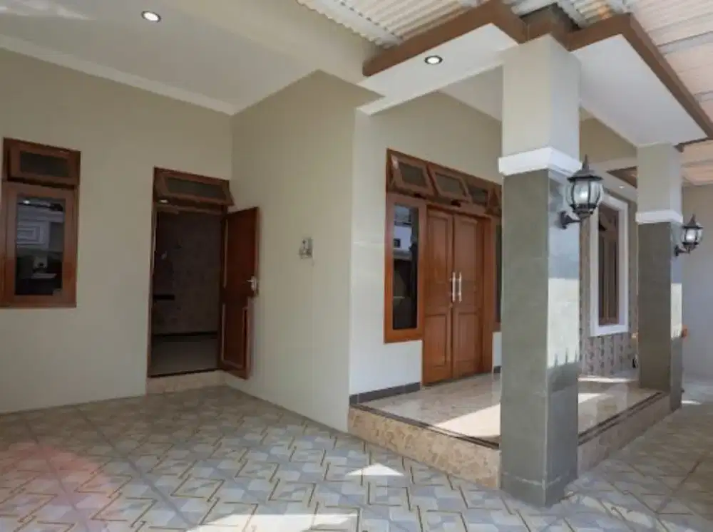 DIJUAL RUMAH MURAH TINGKAT SIAP HUNI
