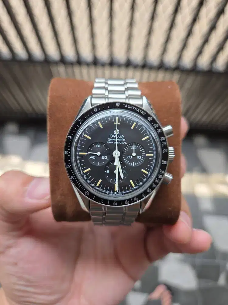 OMEGA Speedmaster Professional Moonwatch