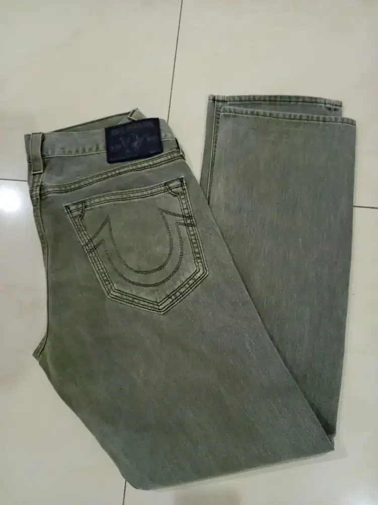 Celana jeans TRUE RELIGION section BOBBY QT size 33 warna grey