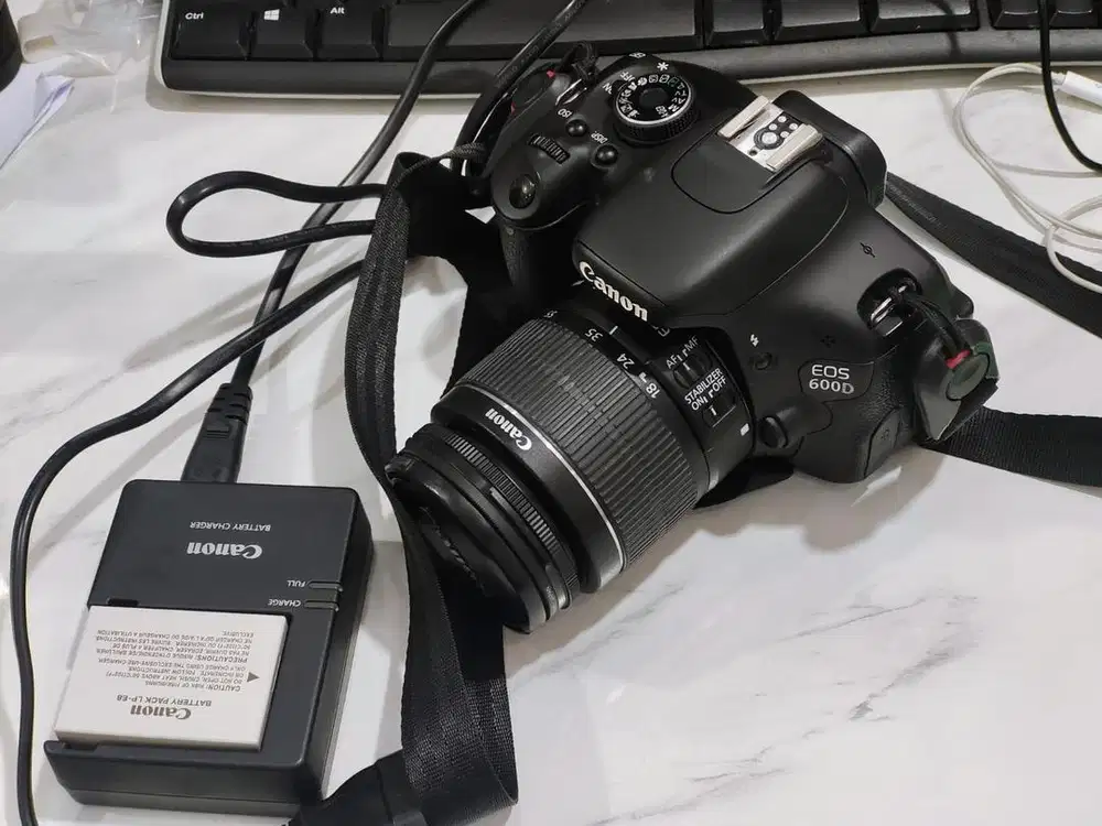 Canon 600D Kondisi fullset siap Pakai