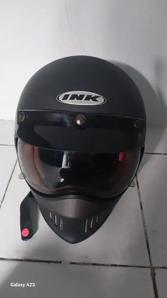 Helm ink dan zeus . Kondisi baik.