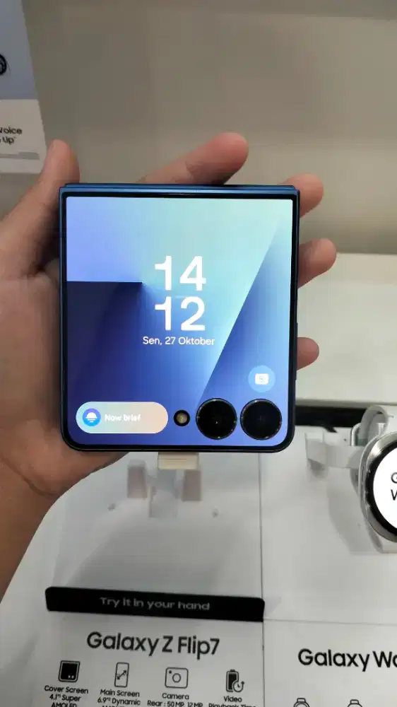 Samsung Galaxy Z Flip7