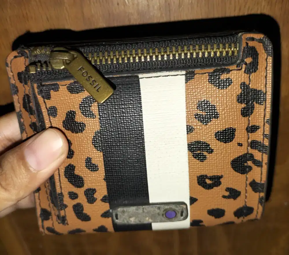 Dompet fossil leopard