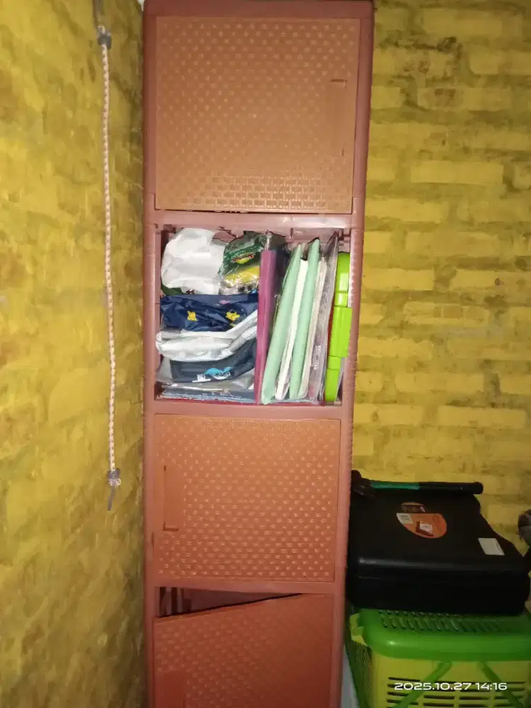 Lemari plastik 4 susun
