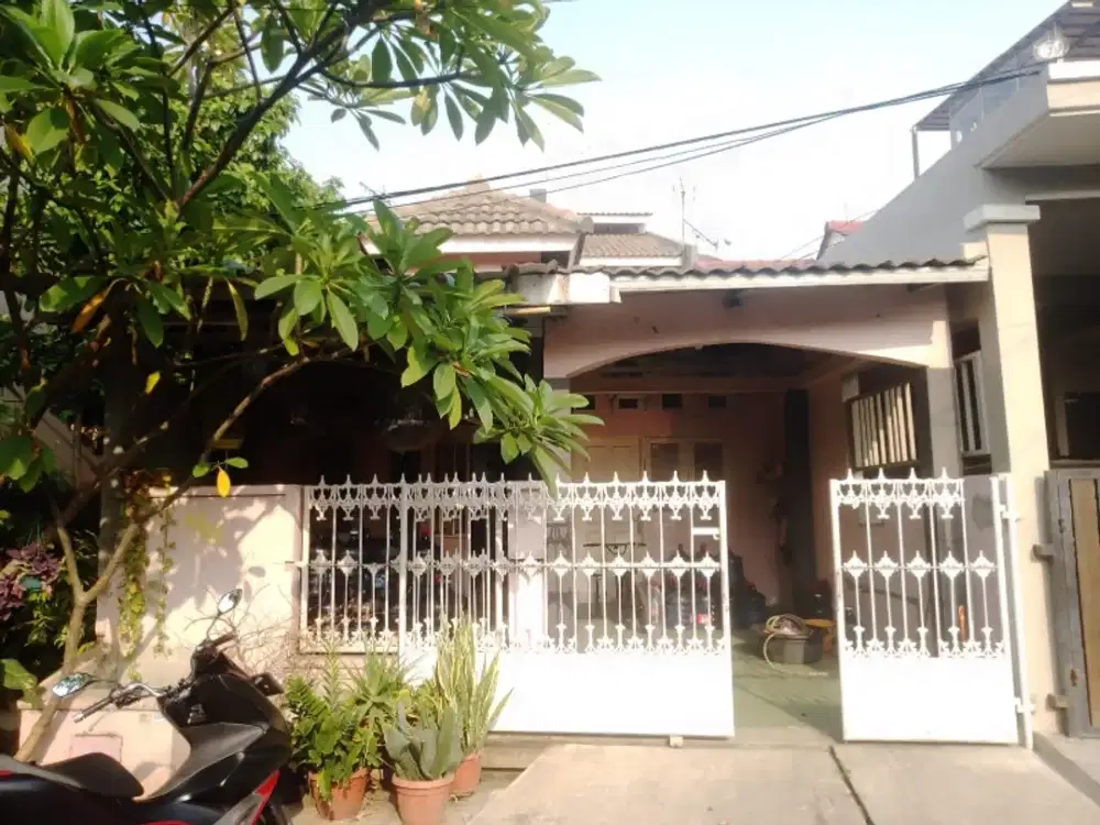 Dijual Rumah tingkat CPT Sbrang Mall GGP LT 108 Bekasi Selatan