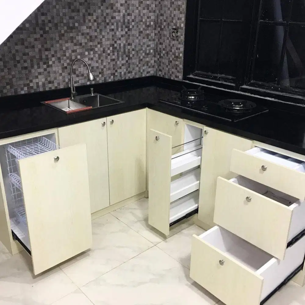Custom Interior Kitchen Set, Backdrop TV, Lemari, Wardrobe, Kitchenset