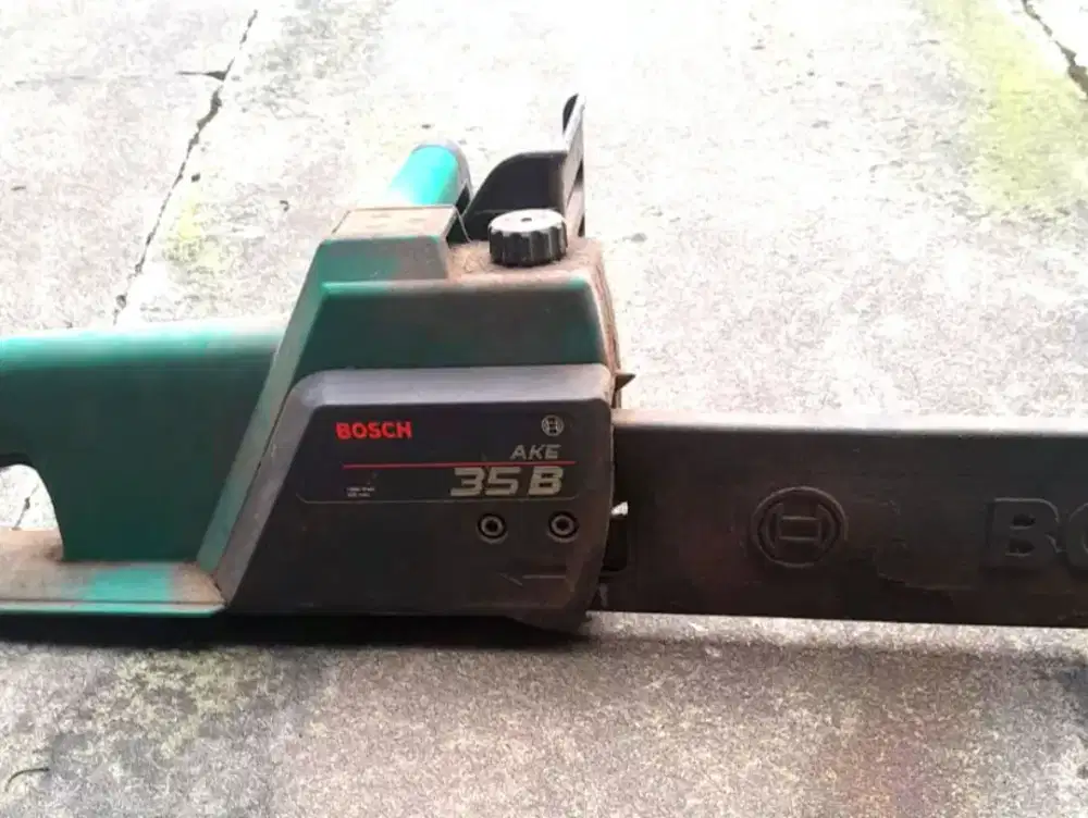 Mesin Gergaji listrik merk Bosch