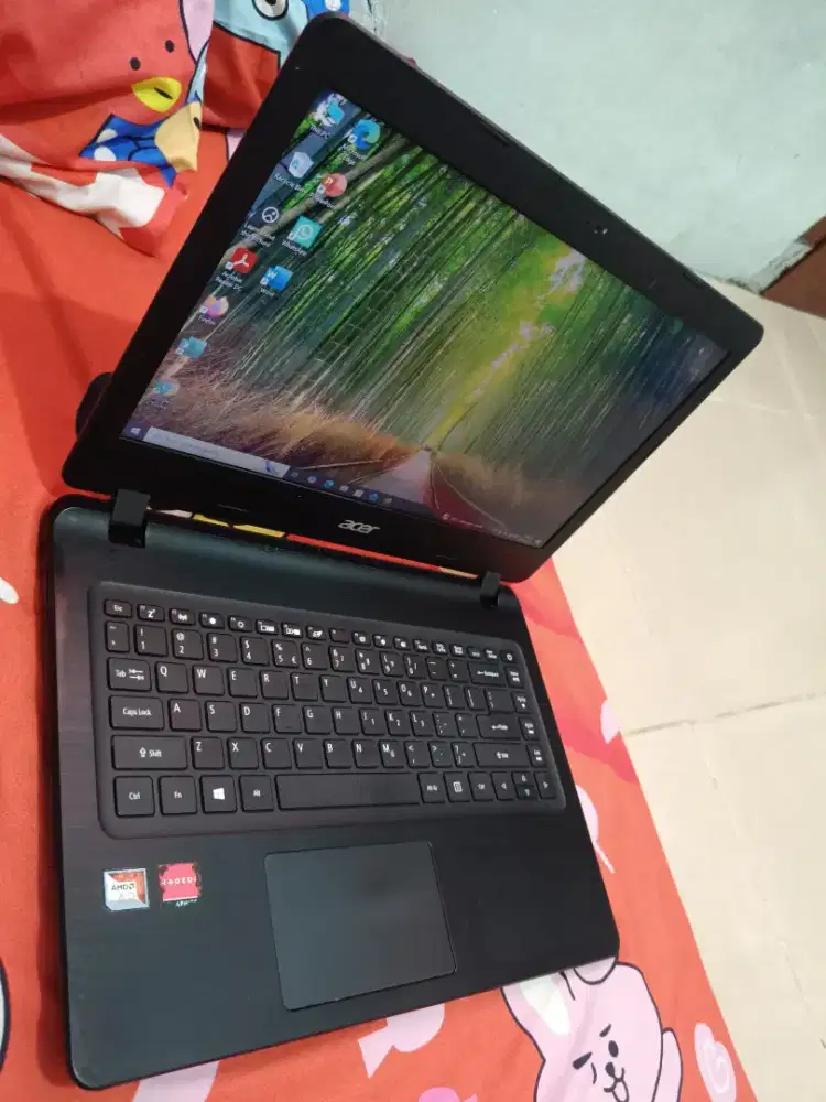 Bismillah dijual laptop Acer AMD A9 Radeon R5