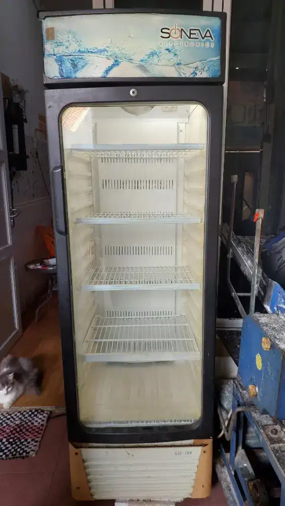 Dijual Cepat Showcase 4 Rak