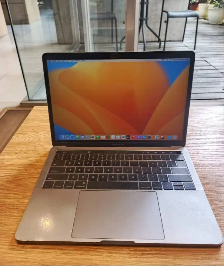 Macbook Pro 13” A1706 2017 Touchbar Corei5 16GB Grey SSD 512GB CC1