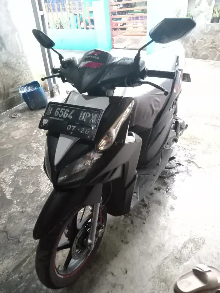 Honda Vario cw 110cc tahun 2011 lengkap pajak dan plat panjang