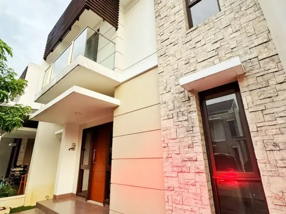 Rumah Dekat Mall Di Cluster Burgundy Orchid, Sumarecon Bekasi