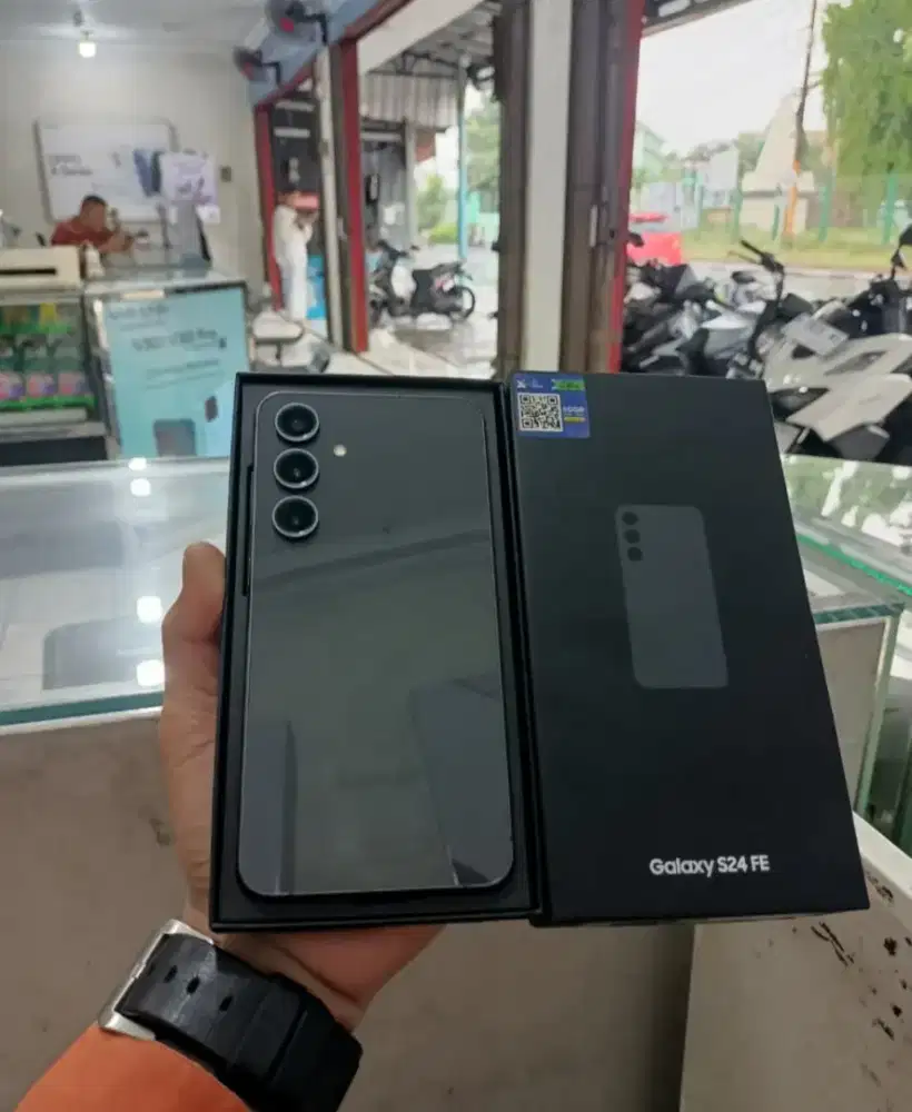 SAMSUNG S24 FE 8/256 SECOND BERGARANSI