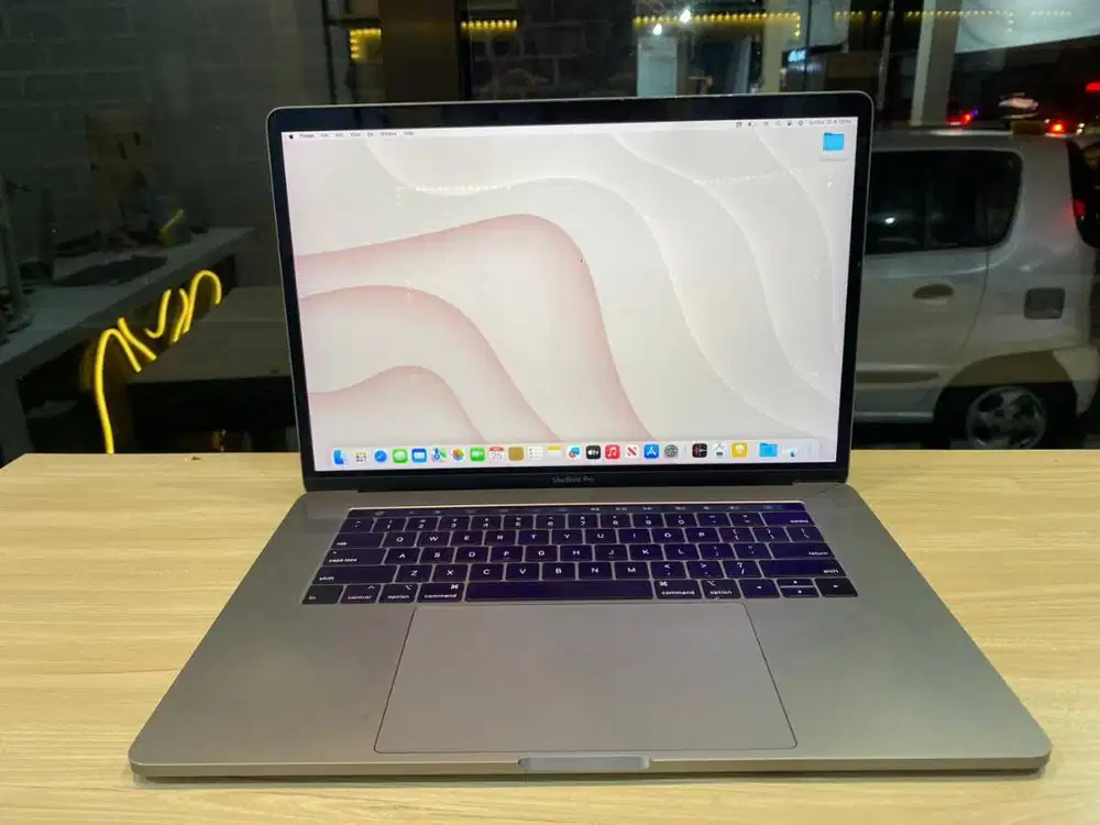 MacBook Pro 2019 15” i9/32GB/ 1 TB -Cocok untuk Desain & Editing