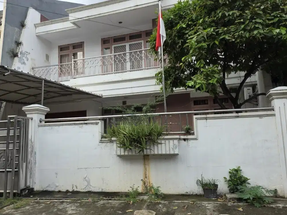DIJUAL RUMAH BAGUS SIAP HUNI LOKASI TERDEPAN DI TAMAN PALEM LESTARI