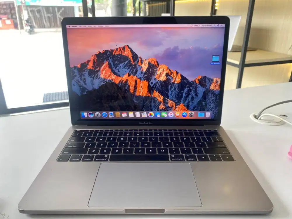 Macbook Pro 2017 (A1708) 13inch Core i5 RAM 8GB/256GB