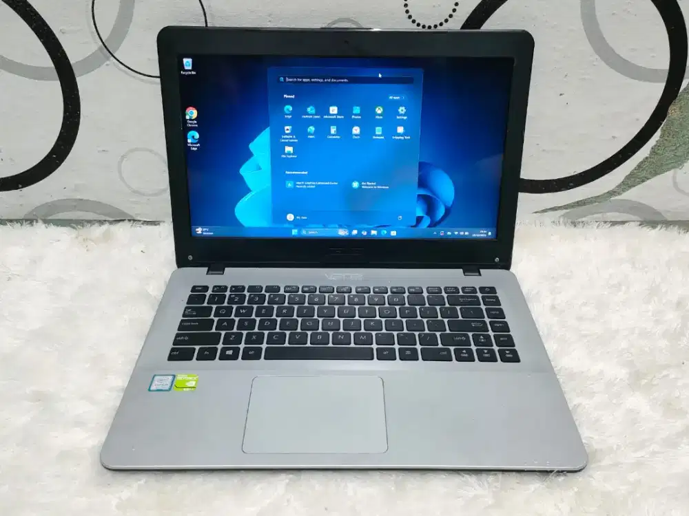 Laptop Asus A442U Core i5 gen8 -SSD 128GB -4GB -DESSIGNER