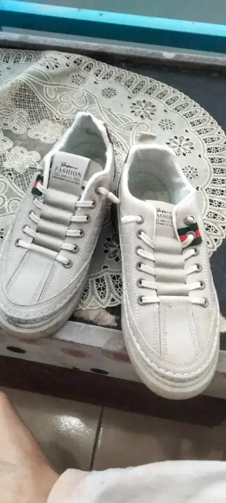 Jual sepatu slip on
