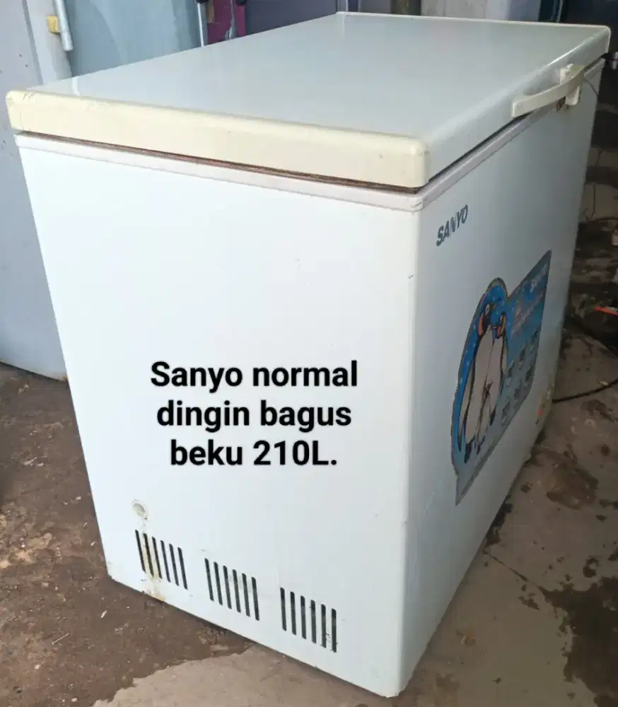 Plezeer box 210L. Normal dingin bagus beku