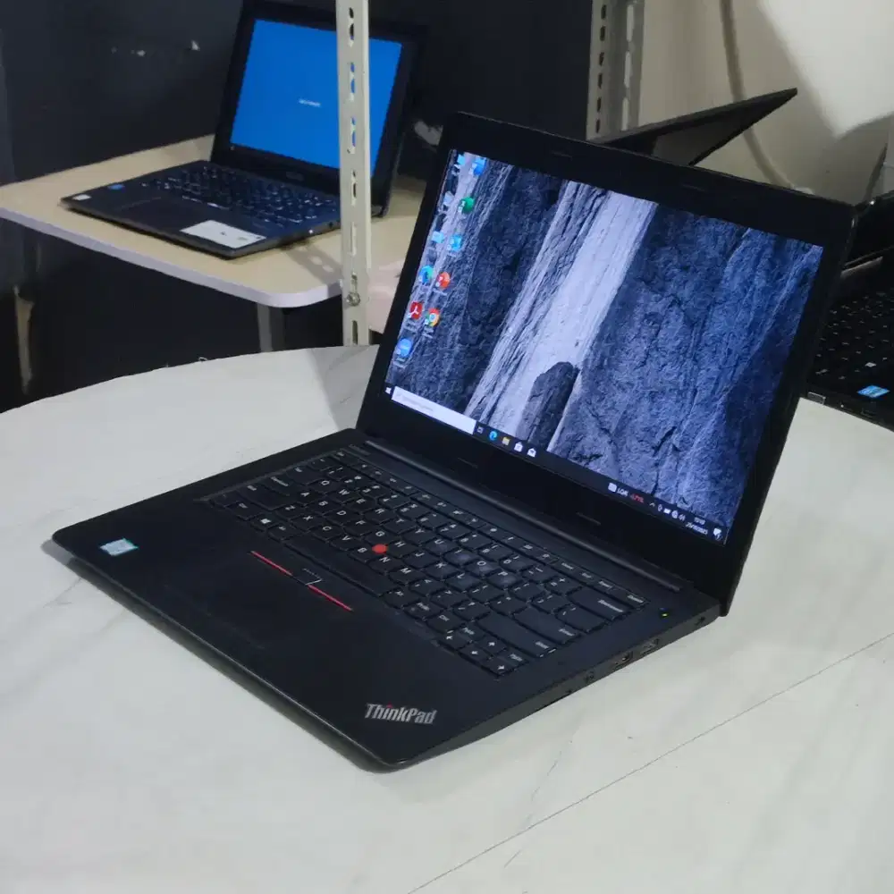 Lenovo thinkpad E470 core i5 gen7 8gb 256gb