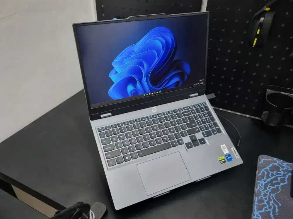 Laptop Lenovo LOQ 15IRX10