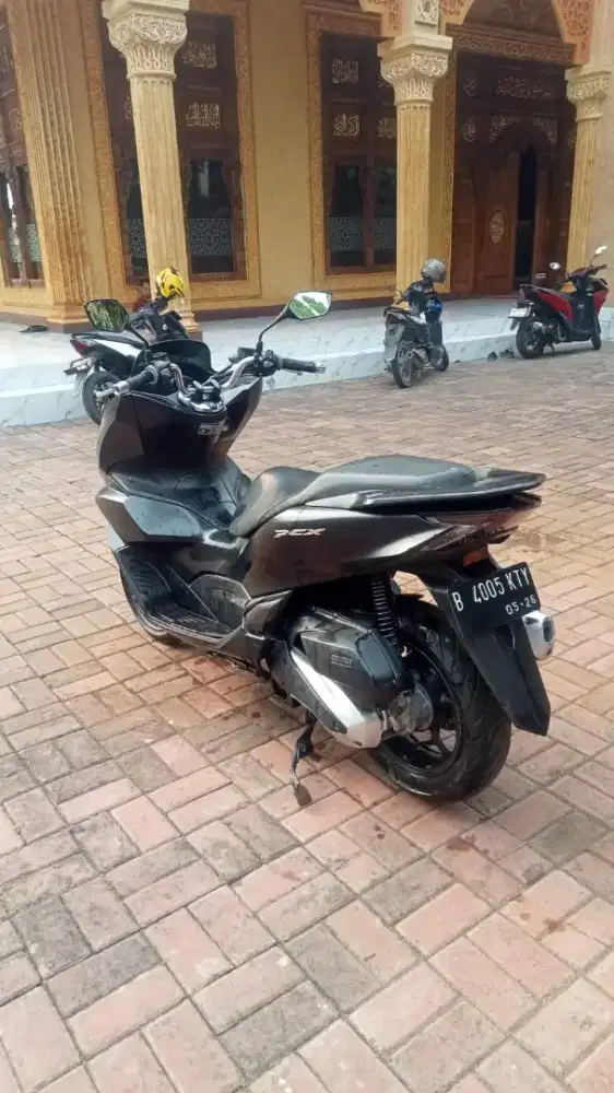 {jual cepat} Honda PCX cbs iss 160cc 2021