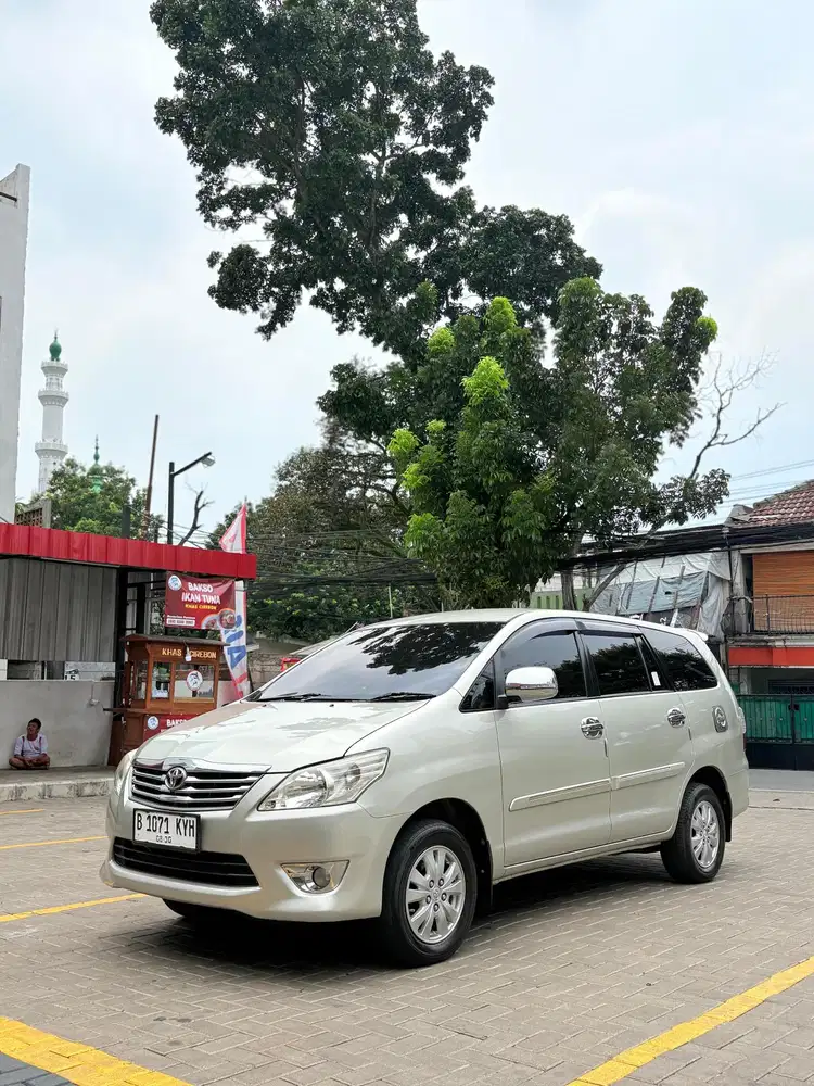 Toyota Kijang Innova 2013 Bensin