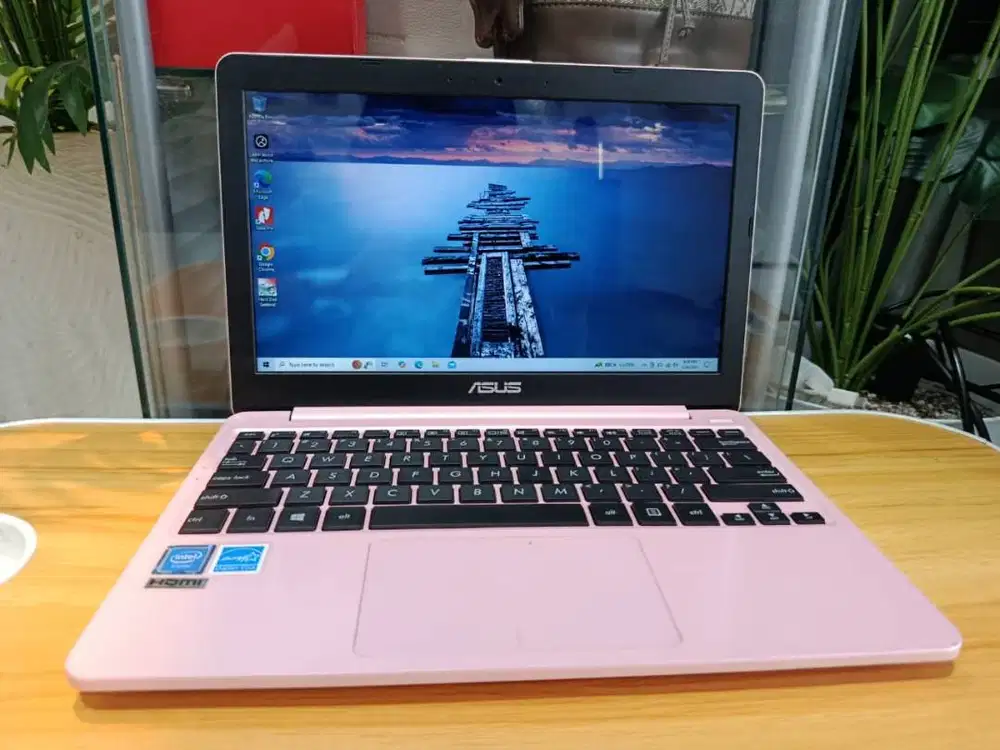 Laptop Asus E203NAH Intel Celeron 1.1GHz Ram 2 GB