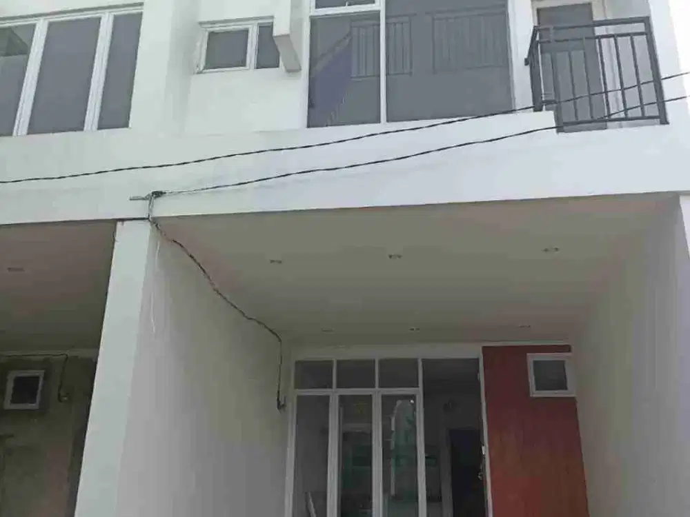 Rumah Baru Di Ciracas 2 lantai (PIC) 500 meter Ke LRT, Dekat Tol Pasar Rebo Jakarta Timur