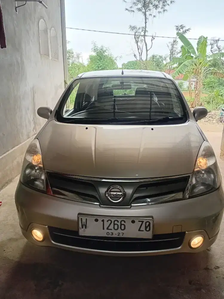 Nissan grand livina 2012 XV istimewa