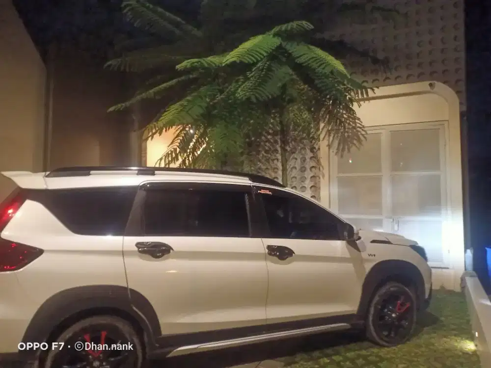 Suzuki XL7 putih
