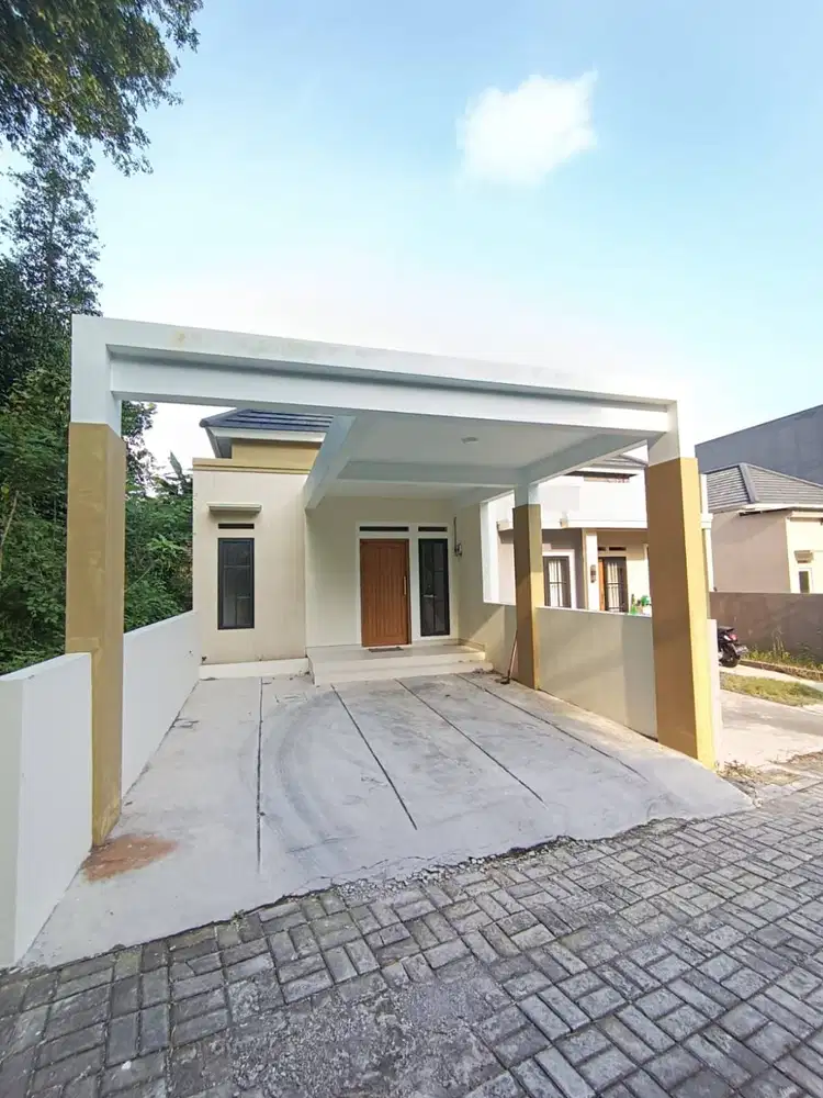 *Rumah Baru Cantik Jakal km 13, Harga 690 Juta Nego, Lokasi Strategis!